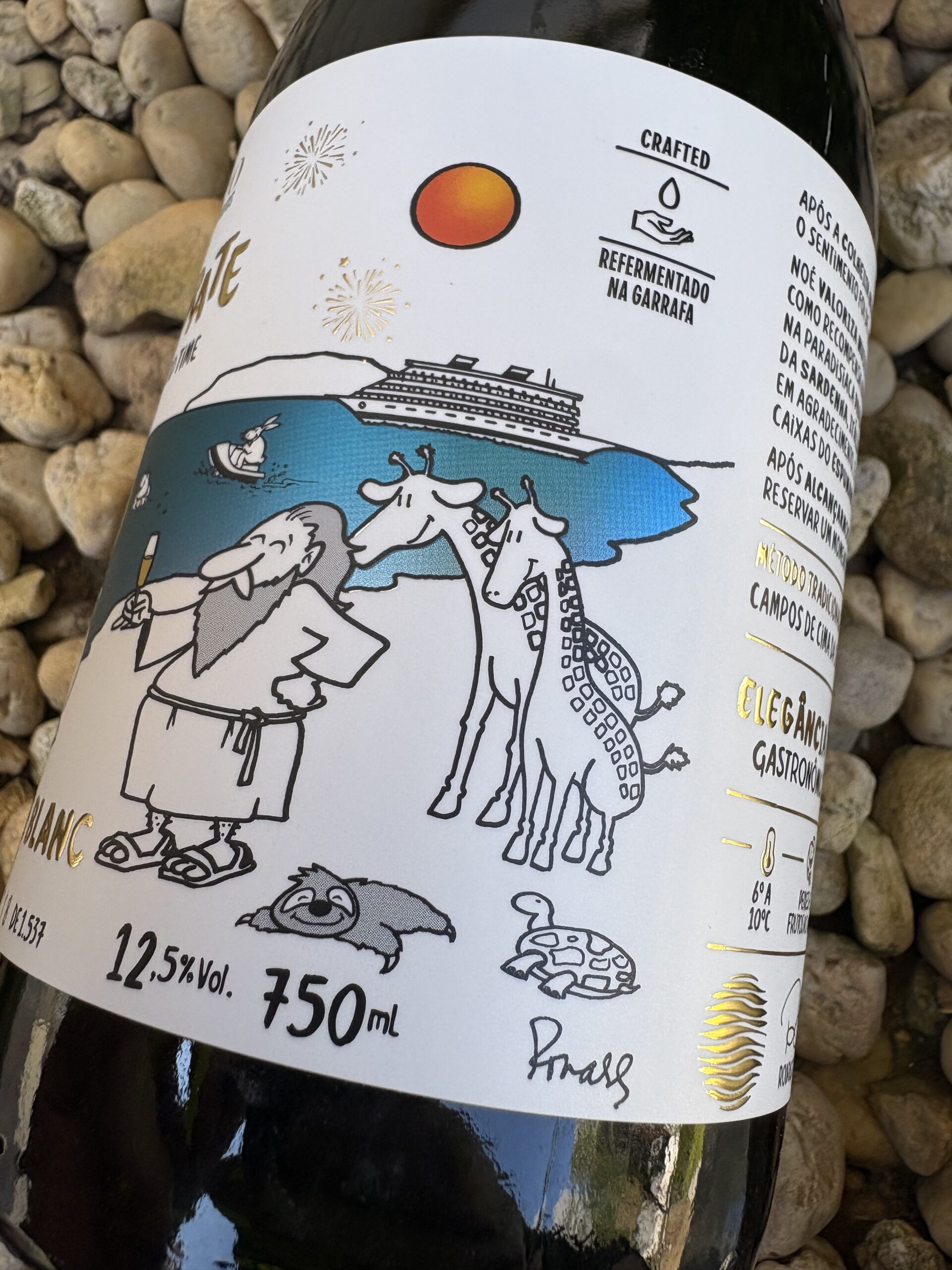 Garrafa e taça de CELEBRATE